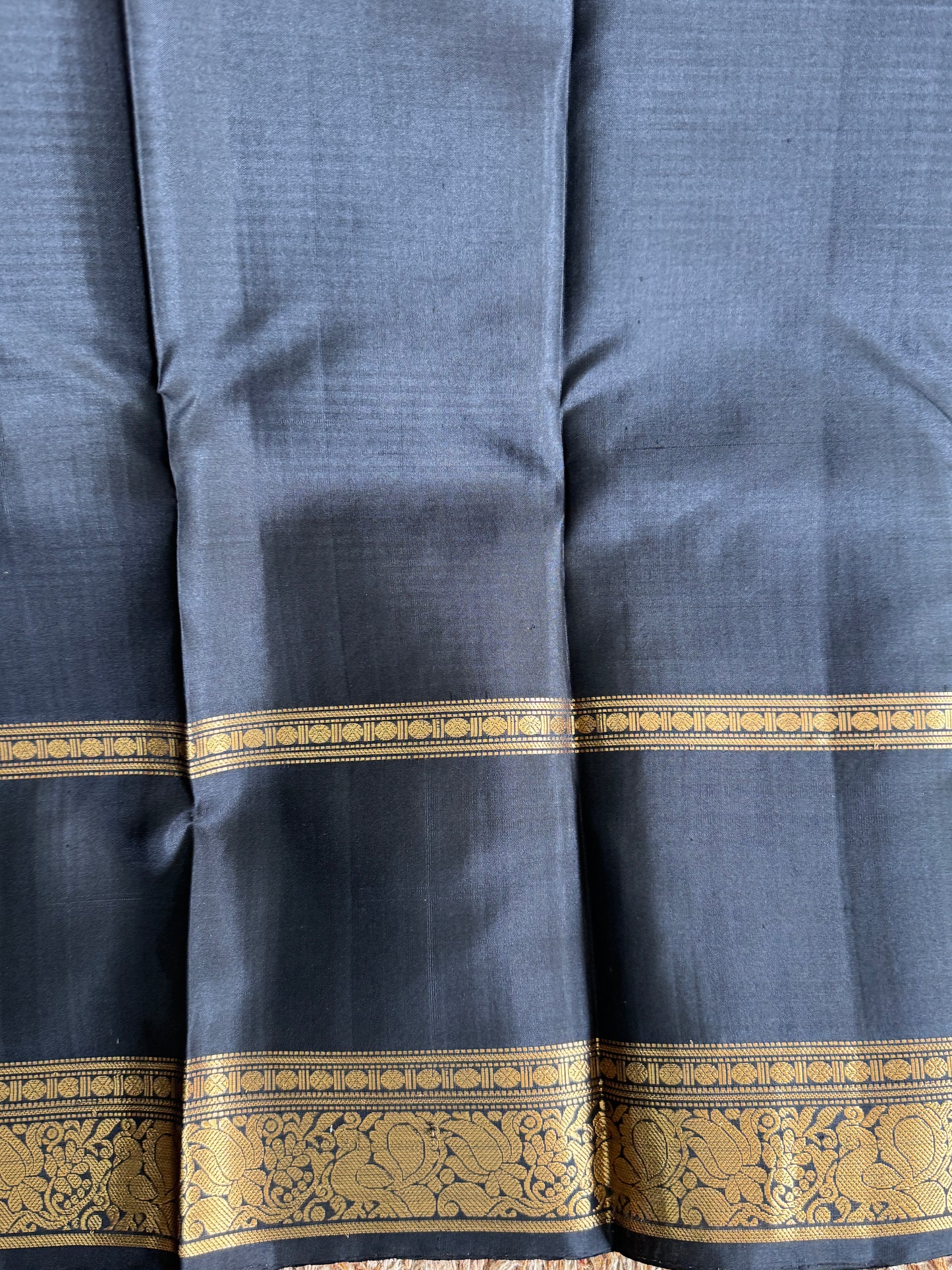 Gray Pure Kanjivaram Silk Saree | Gap Border With Peacock Butta | Handloom | Silk Mark Certified