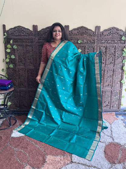 Pure Kanjivaram Silk Saree |Green With Gold Zari Border | Handloom | Silk Mark Certified