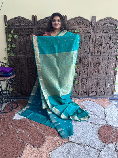 Pure Kanjivaram Silk Saree |Green With Gold Zari Border | Handloom | Silk Mark Certified
