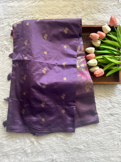 Semi Raw Silk Saree Lavender Colored Complemented with a Borderless. - Sampradaya Designer Studio