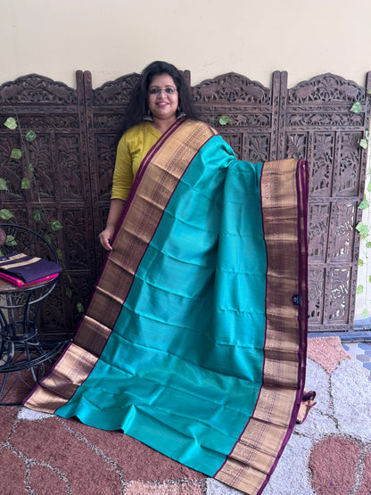 Pure Kanjivaram Silk Saree |   Green With Gold Zari Border | Handloom | Silk Mark Certified