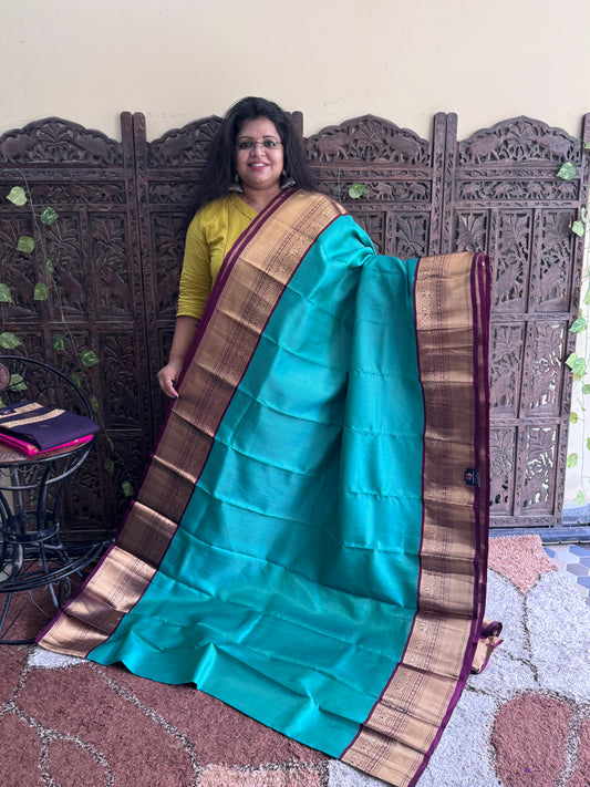 Pure Kanjivaram Silk Saree |   Green With Gold Zari Border | Handloom | Silk Mark Certified