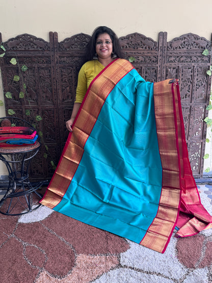 Pure Kanjivaram Silk Saree |  Rama Green With Gold Zari Border | Handloom | Silk Mark Certified