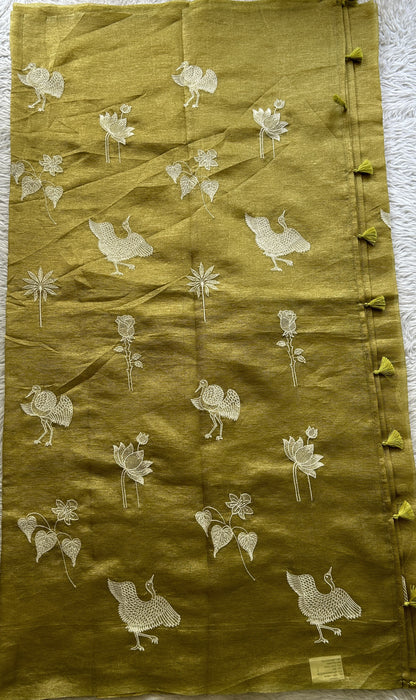 Banarasi Fancy Crushed Saree Leaf Green Colored Complemented with a Borderless. - Sampradaya Designer Studio