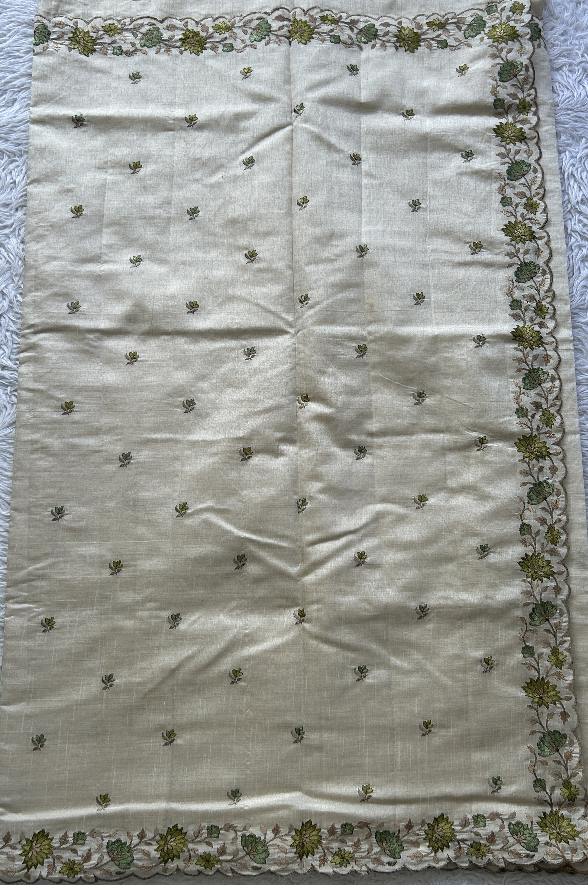 Semi Tussar Saree Off White Colored complemented with a Embroidered Scallop Border. - Sampradaya Designer Studio