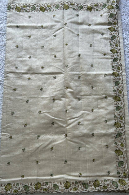 Semi Tussar Saree Off White Colored complemented with a Embroidered Scallop Border. - Sampradaya Designer Studio