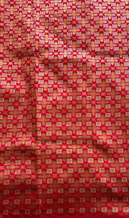 Mangalagiri Plain Pattu Saree Lavender colored complemented with a Mangalagiri Gap Border - Sampradaya Designer Studio