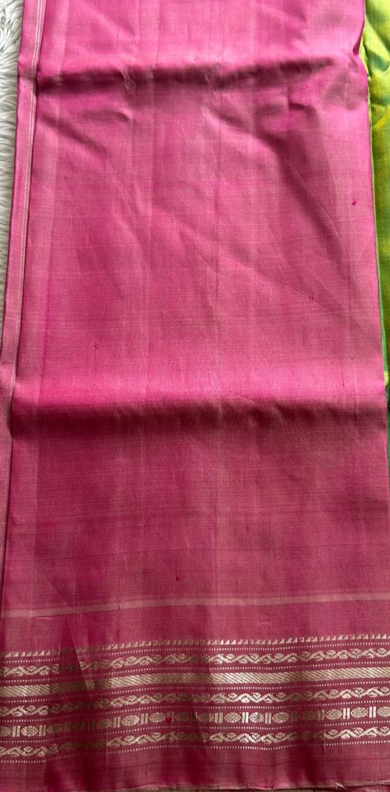 Gadwal Pattu Saree Light Green Colored Complemented With a Baby Pink Color Zari Border - Sampradaya Designer Studio